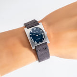 wrist shot, close up