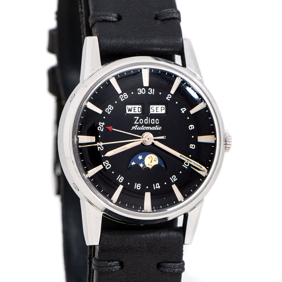 vintage zodiac wristwatch triple date claendar dial shot