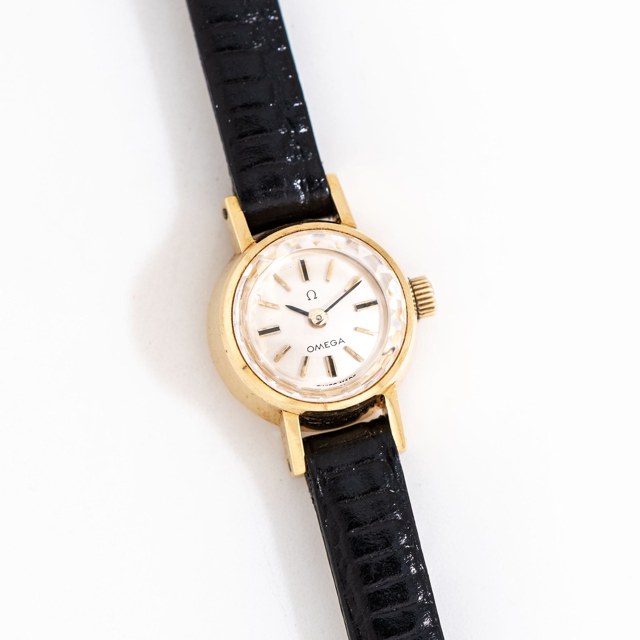 1964 Vintage Ladies Omega Solid 18k Yellow Gold Watch (# 15646