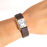 vintage cartier tank must de mens ww, wrist shot close up