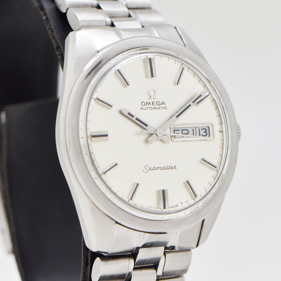 dial on an omega seamaster day date